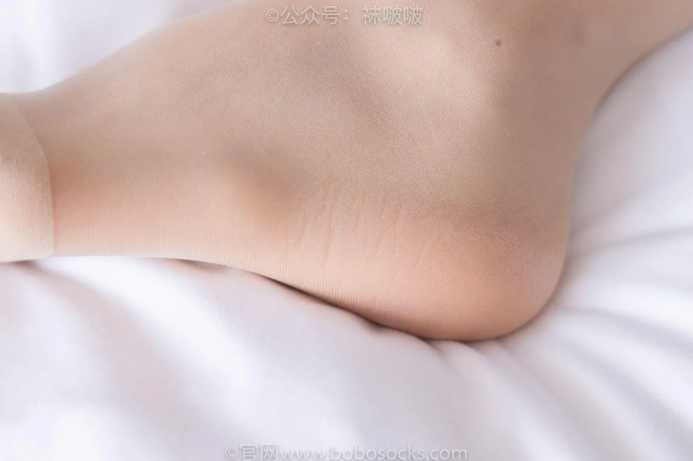 [BoBoSocks袜啵啵]NO.071 涵涵-OL制服、高跟鞋、肉丝 [145P]插图3